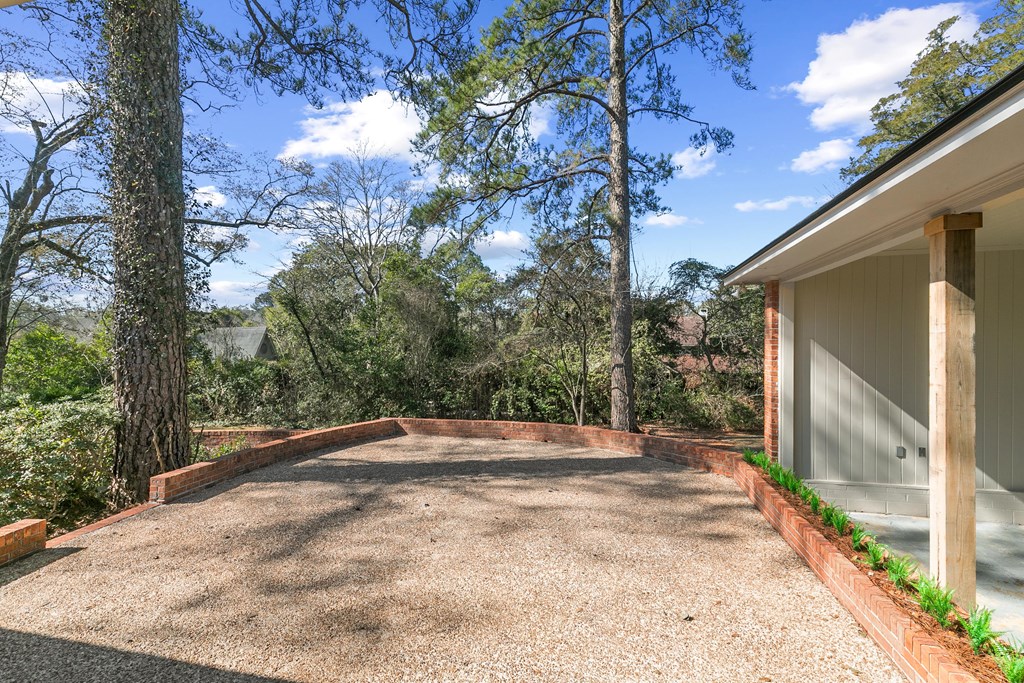 3109 Mockingbird Lane