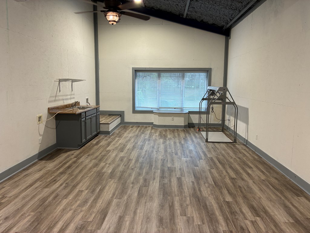 300 E County Rd 32 E