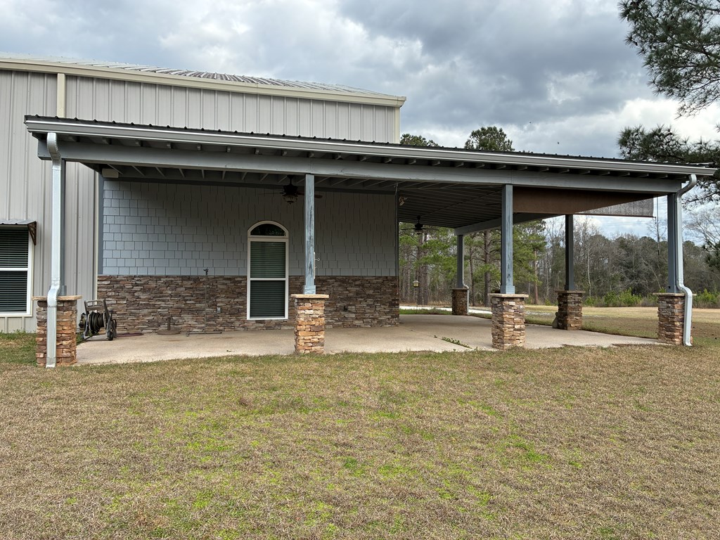 300 E County Rd 32 E