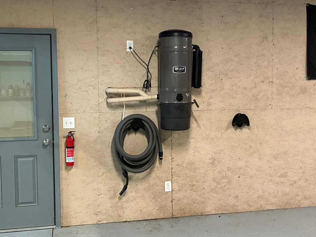 300 E County Rd 32 E