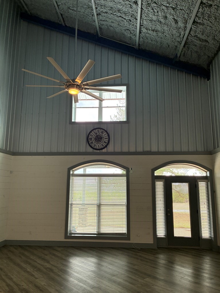 300 E County Rd 32 E