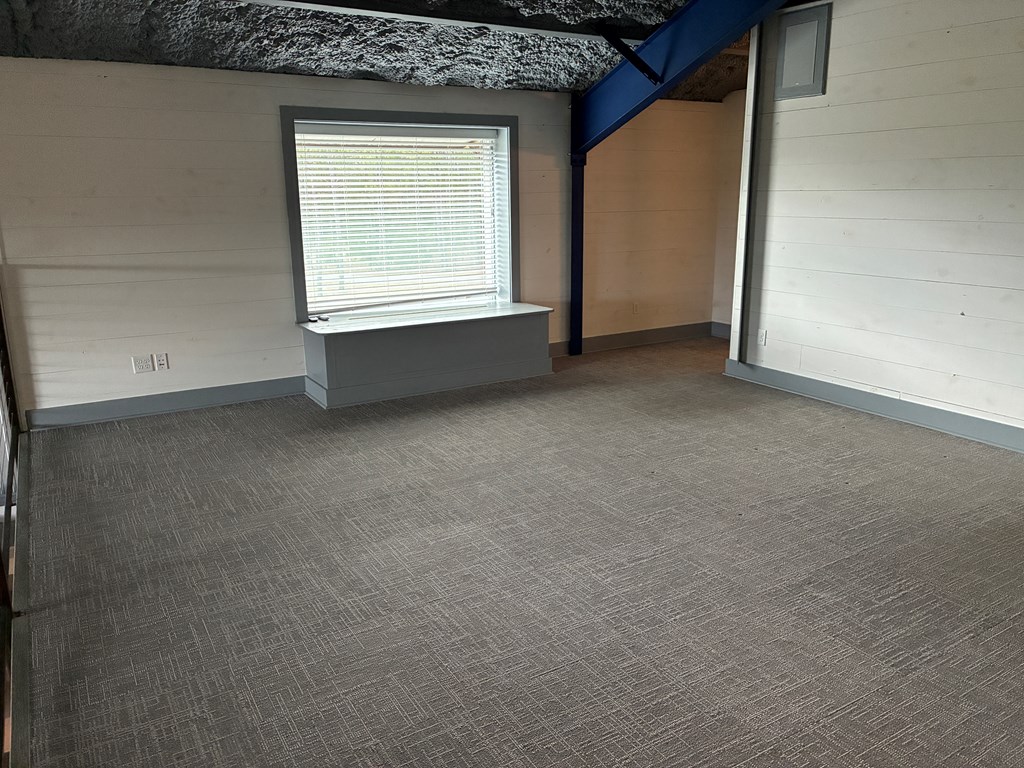 300 E County Rd 32 E