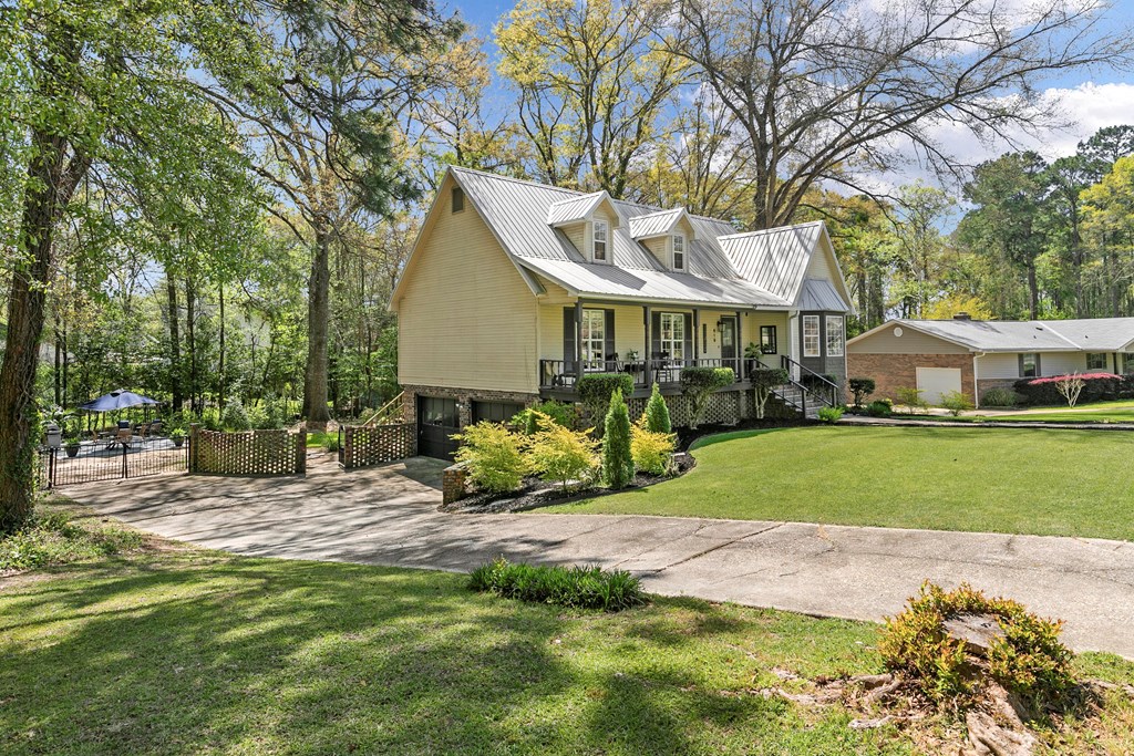 619 Farrah Circle