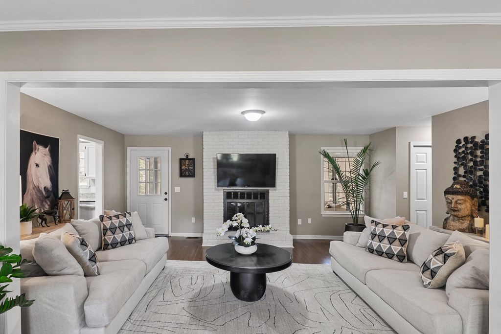 619 Farrah Circle