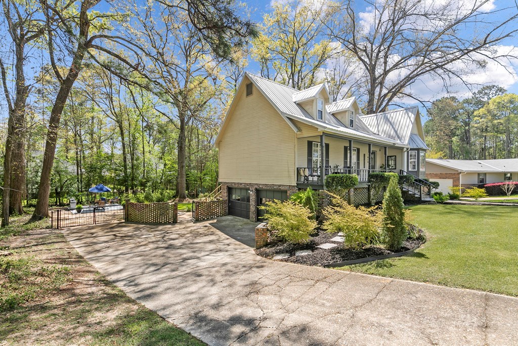 619 Farrah Circle