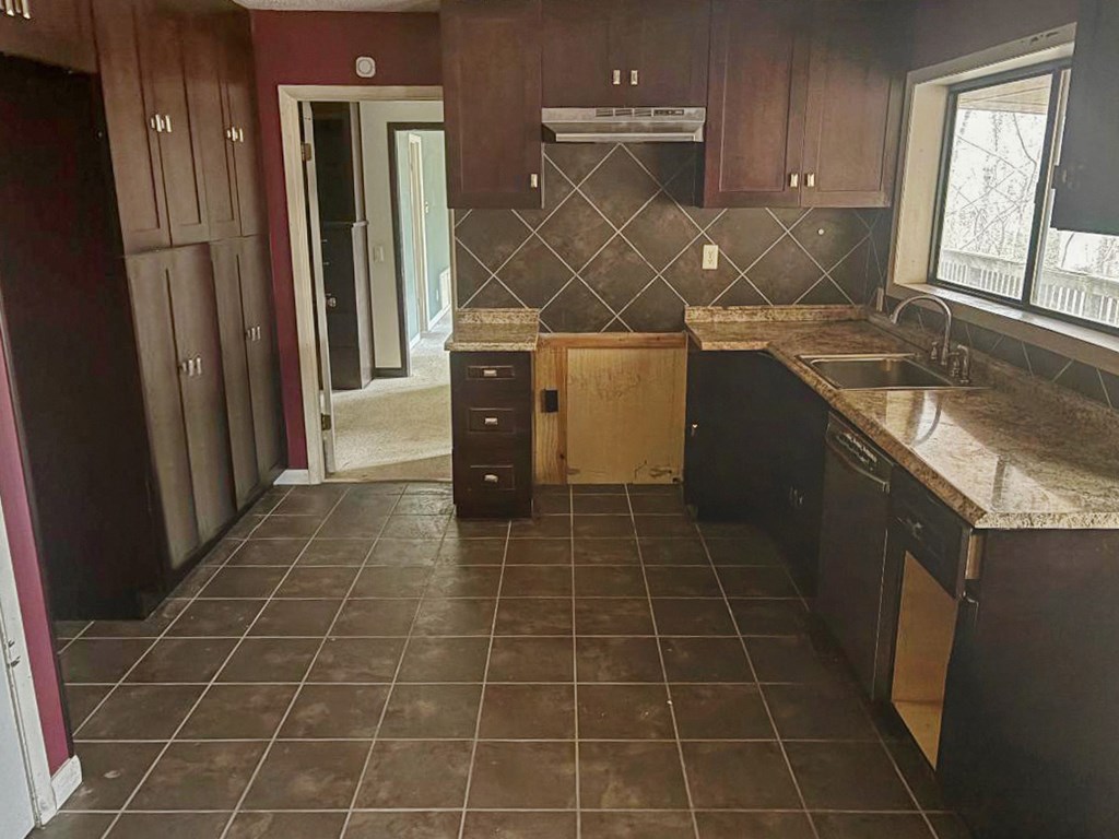100 Ridgewood Lane