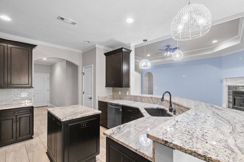 217 Glen Oaks