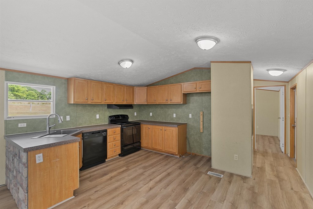 1048 Hubbard Road