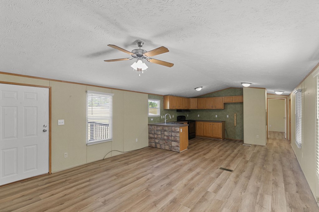 1048 Hubbard Road