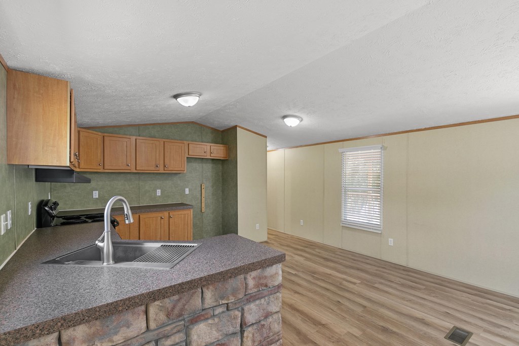 1048 Hubbard Road