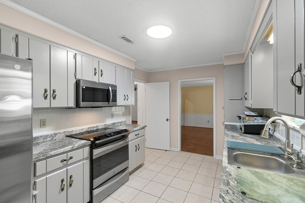 619 Chapelwood Dr
