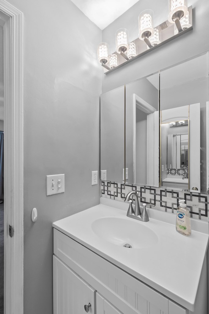 619 Chapelwood Dr