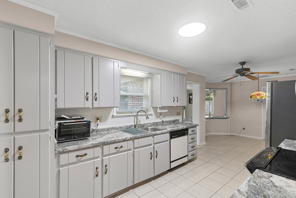 619 Chapelwood Dr