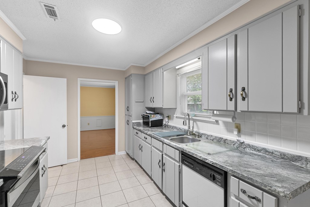 619 Chapelwood Dr