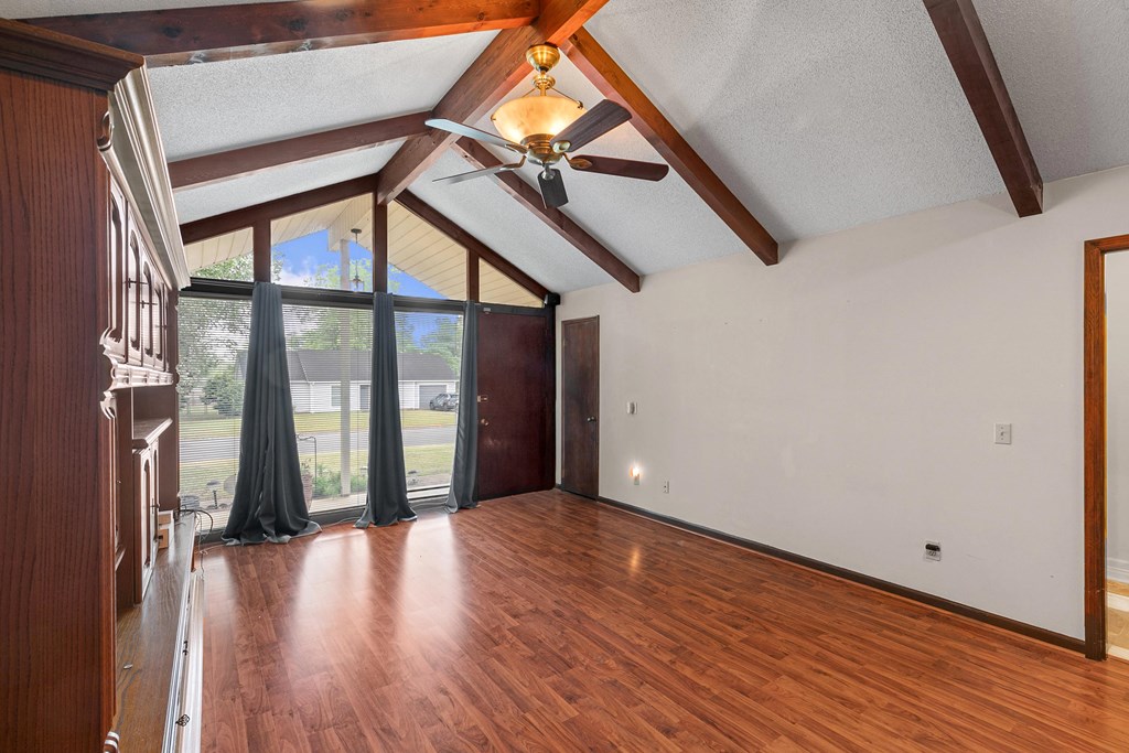 619 Chapelwood Dr