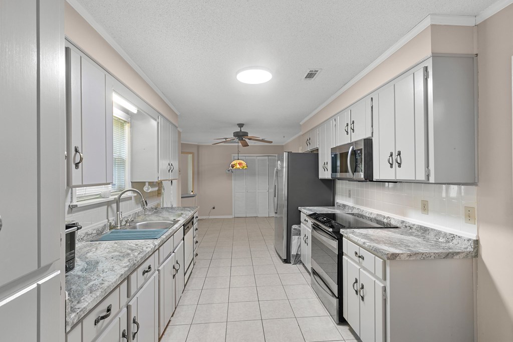 619 Chapelwood Dr