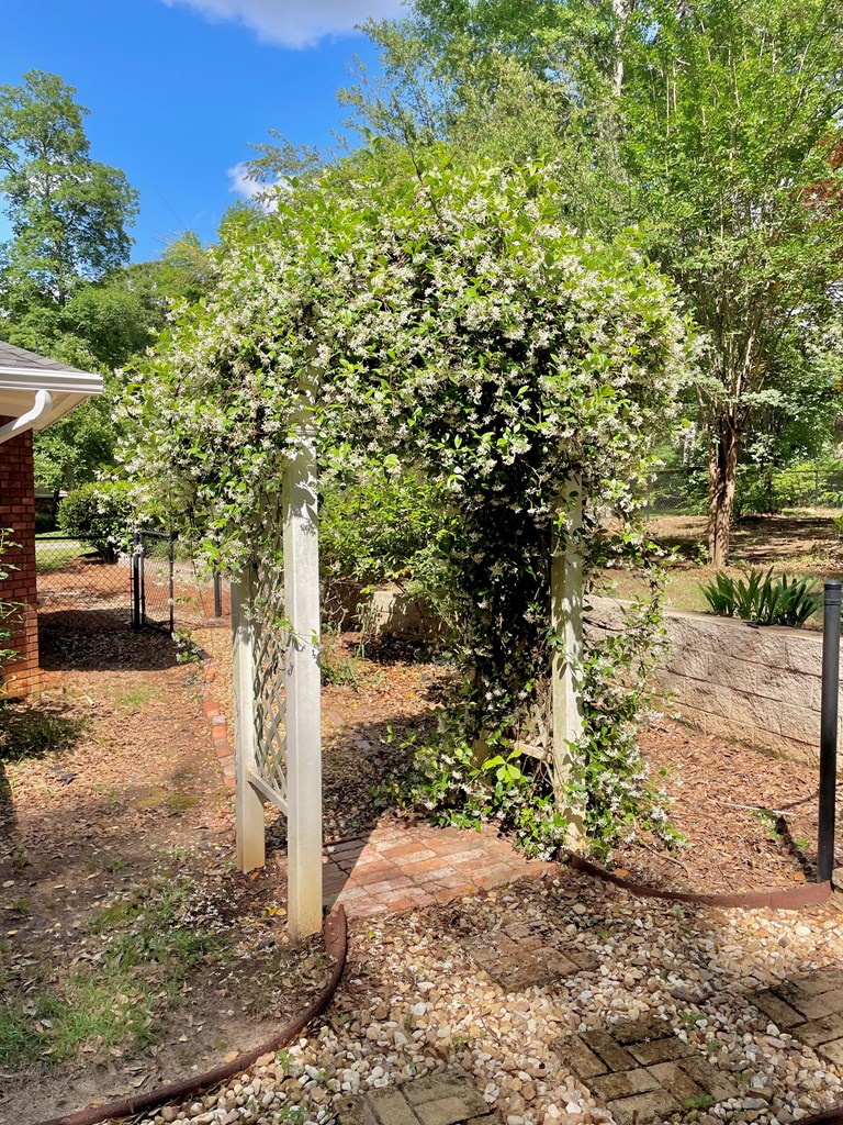 1603 Montcliff Drive