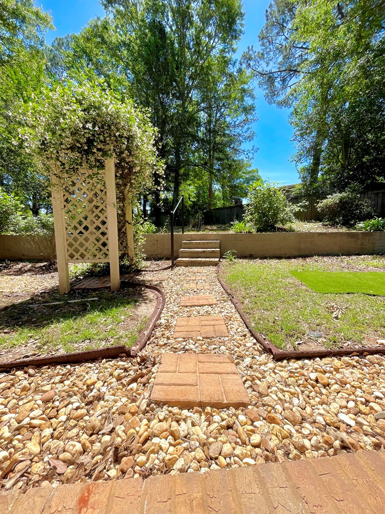 1603 Montcliff Drive