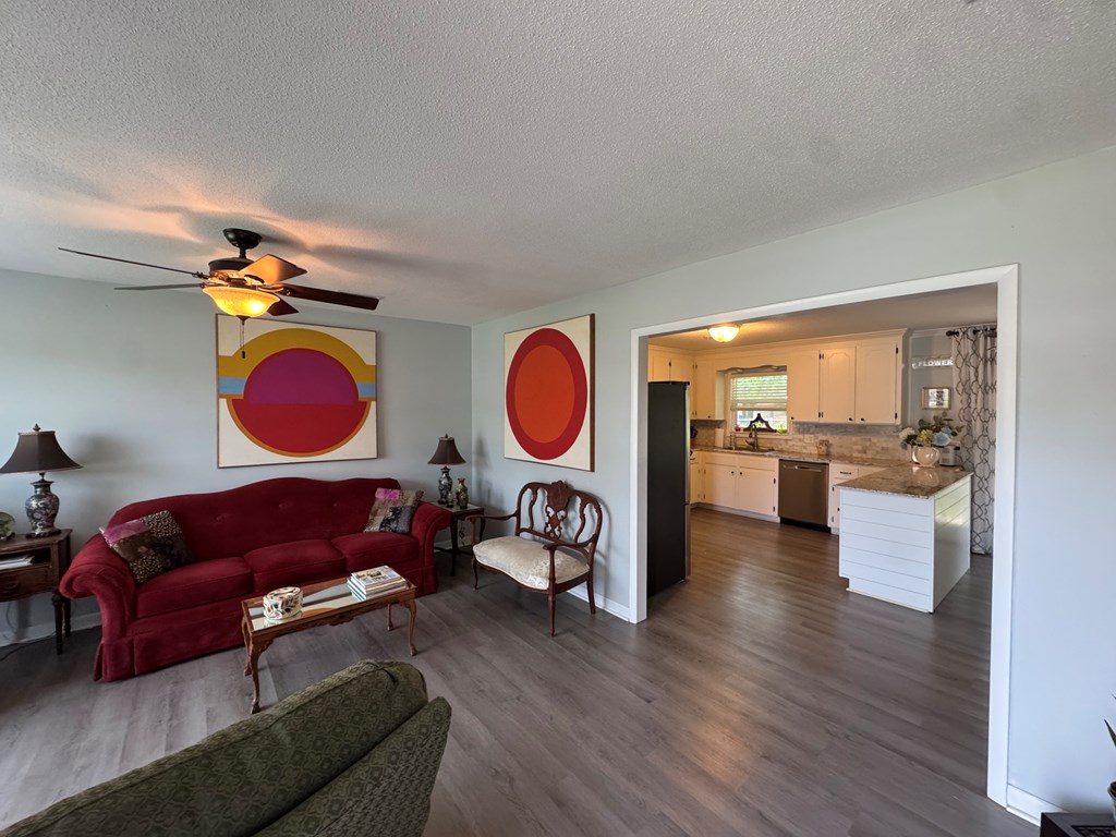 3210 Springdale
