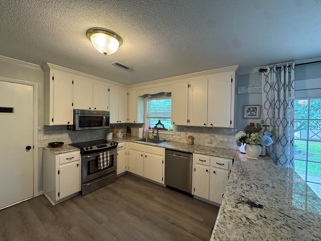 3210 Springdale