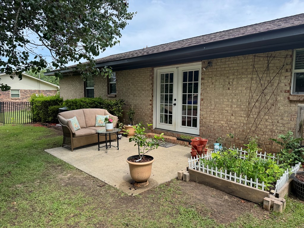 3210 Springdale