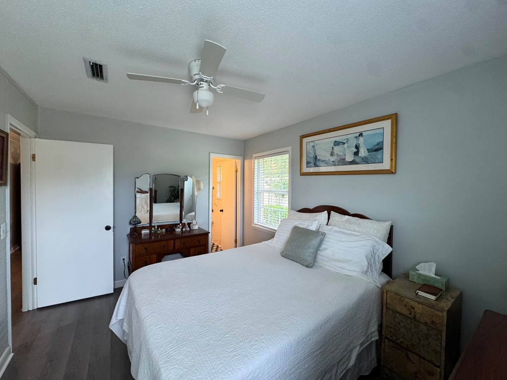 3210 Springdale