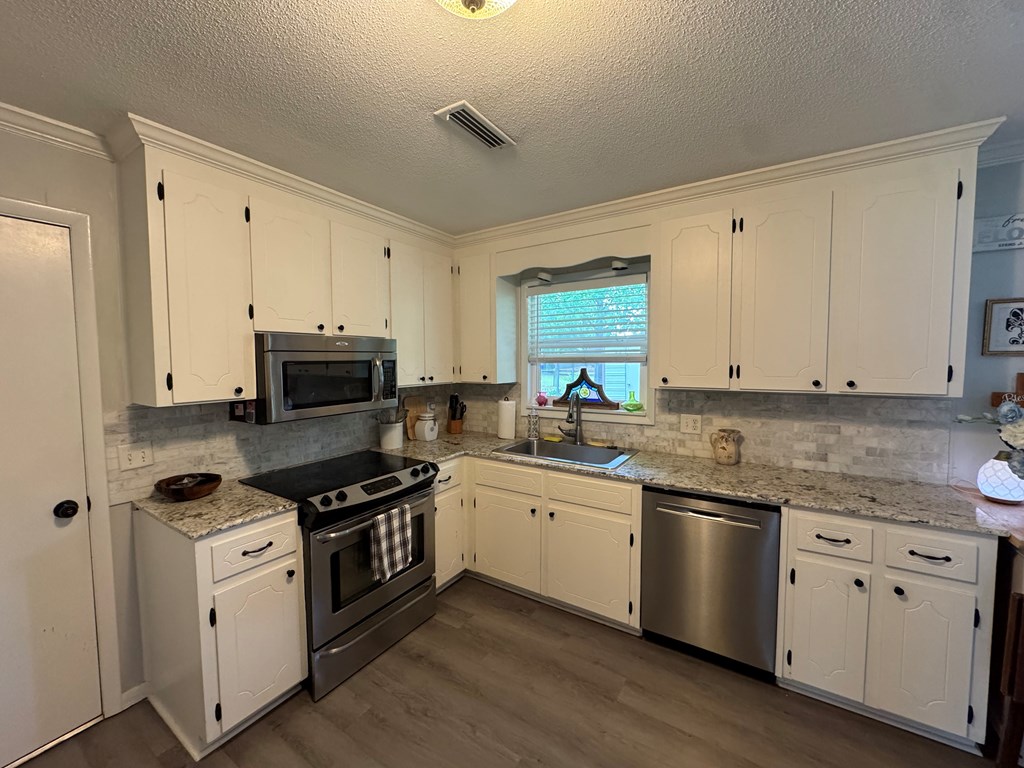 3210 Springdale