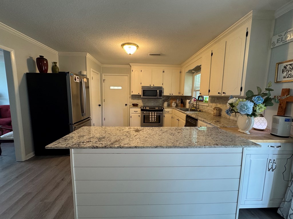 3210 Springdale