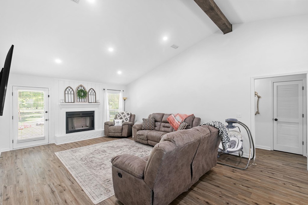 107 Willow Oaks Dr.
