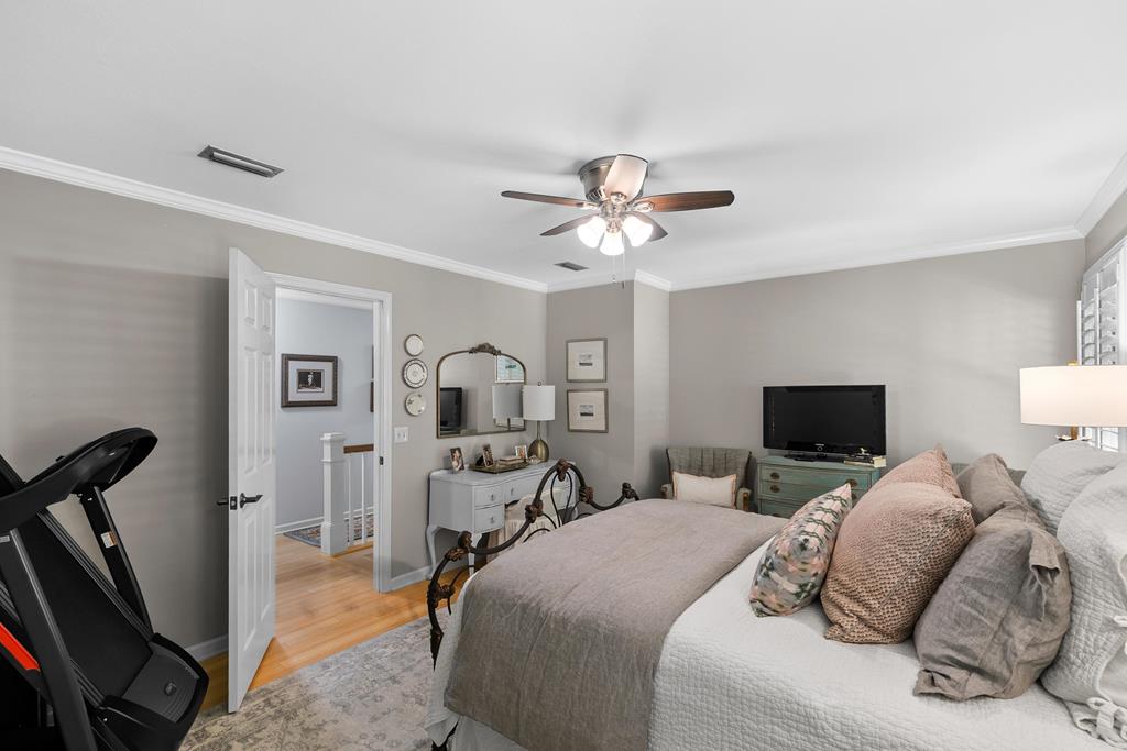 1205 Hillbrook