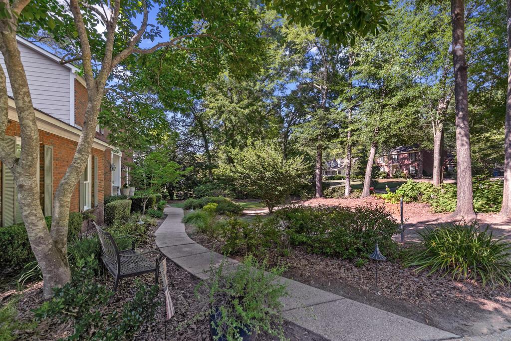 1205 Hillbrook