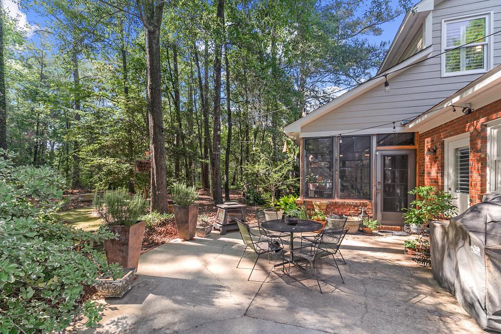 1205 Hillbrook