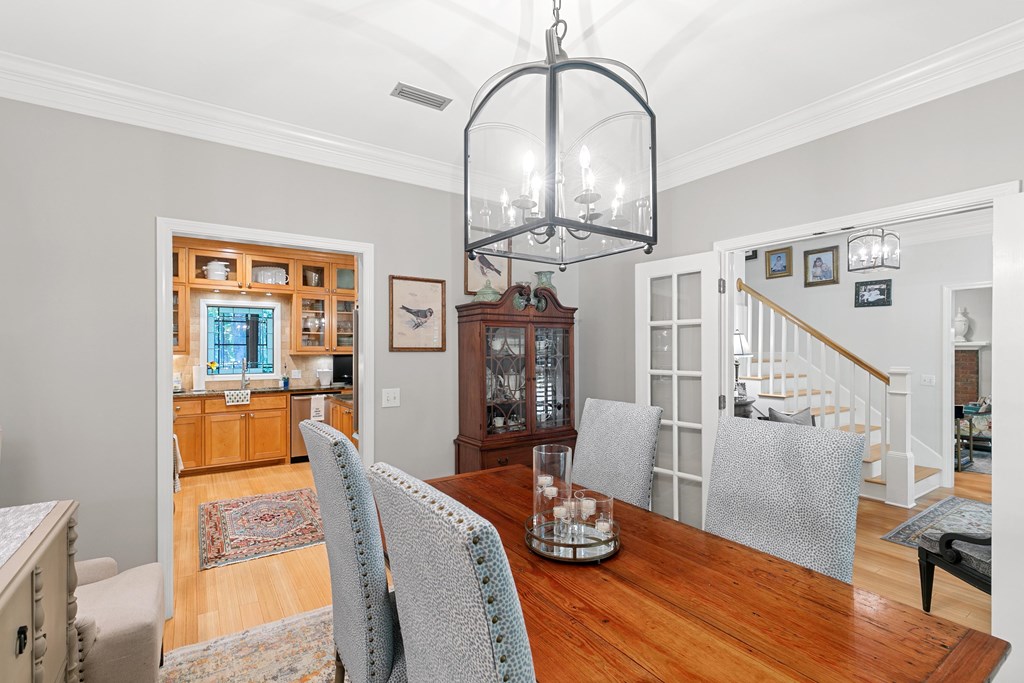 1205 Hillbrook
