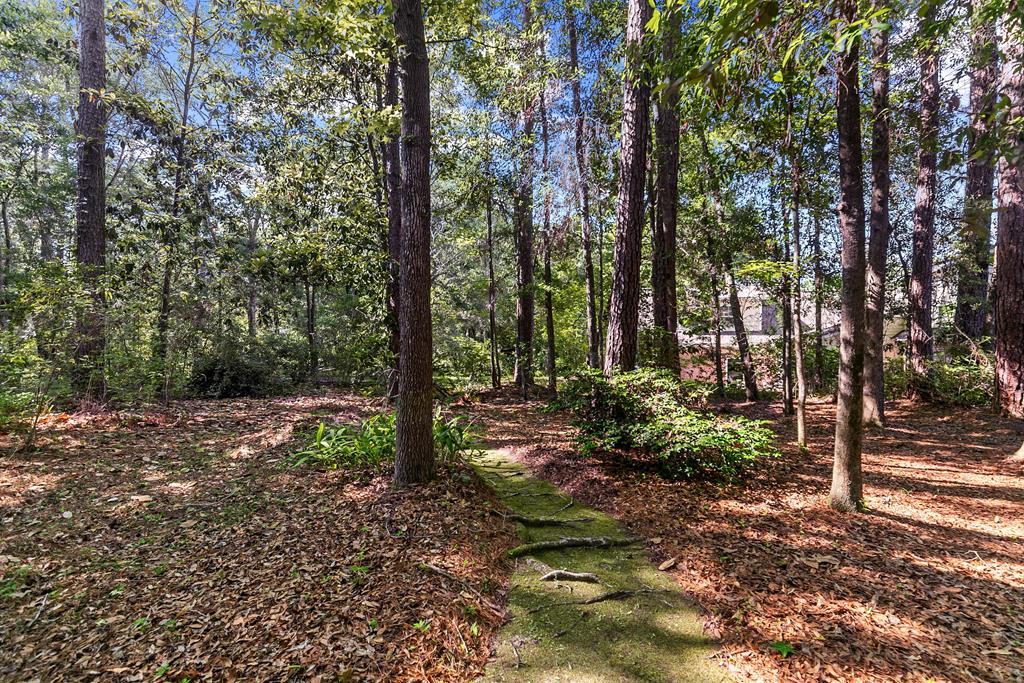 1205 Hillbrook
