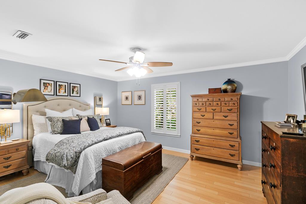 1205 Hillbrook