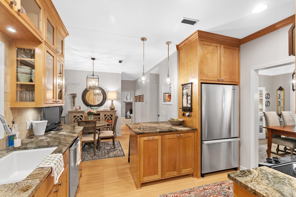 1205 Hillbrook