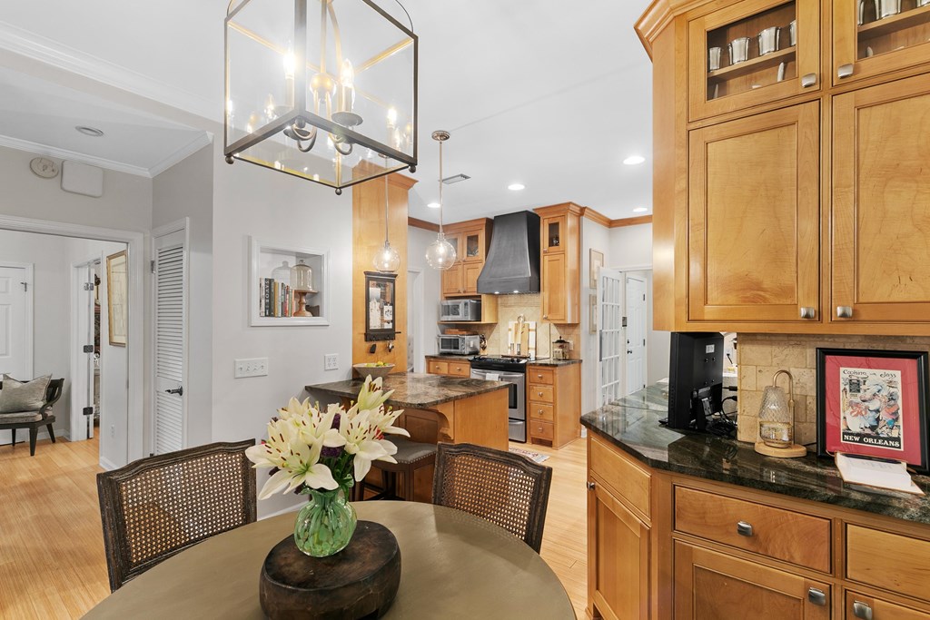 1205 Hillbrook