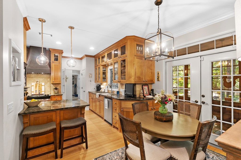 1205 Hillbrook