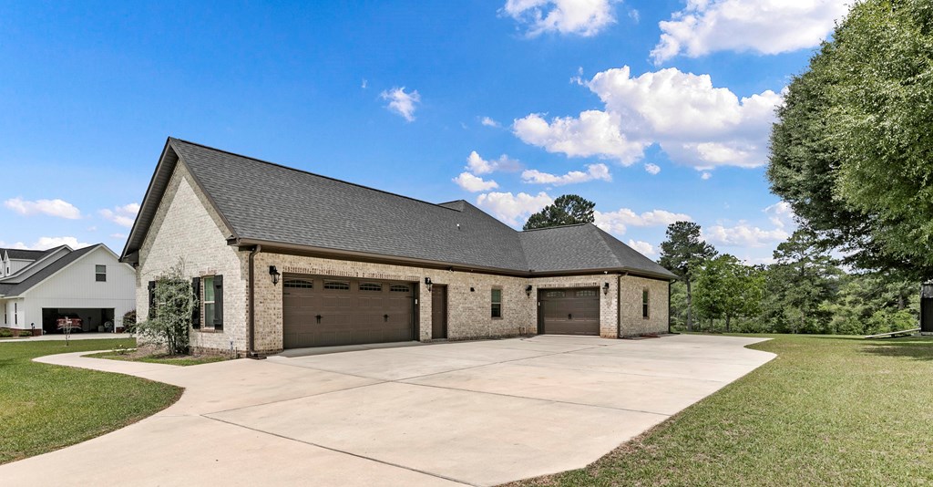 576 S County Road 33