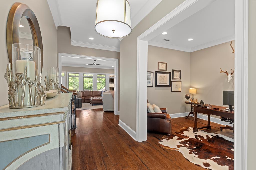 807 Liveoak Trail