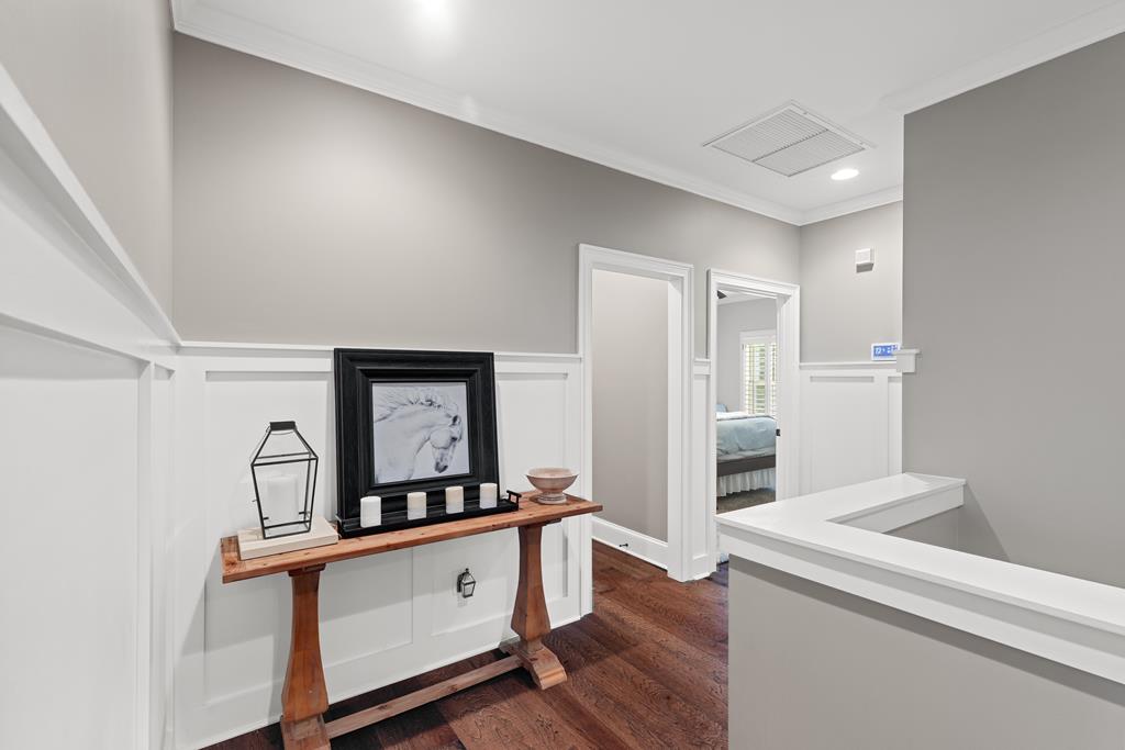 807 Liveoak Trail