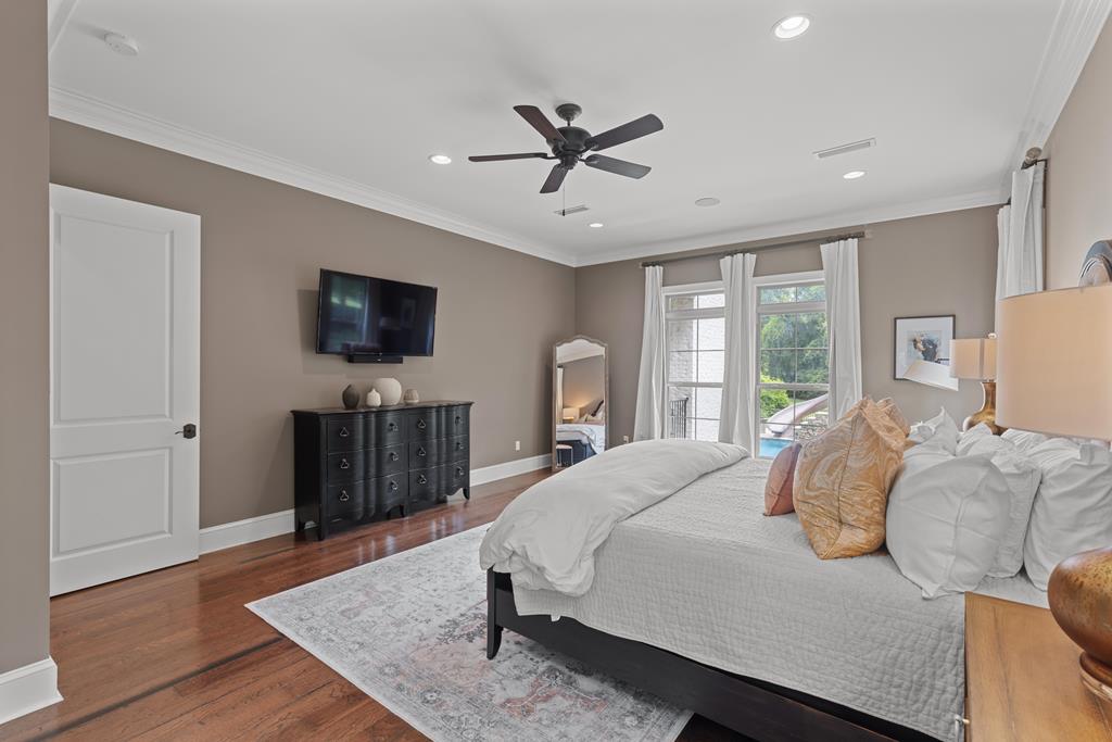 807 Liveoak Trail