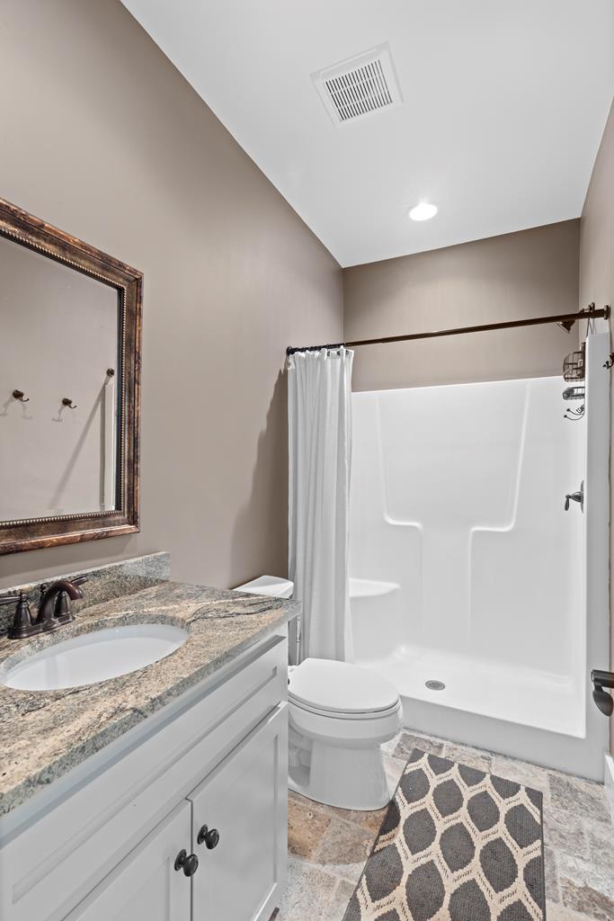807 Liveoak Trail