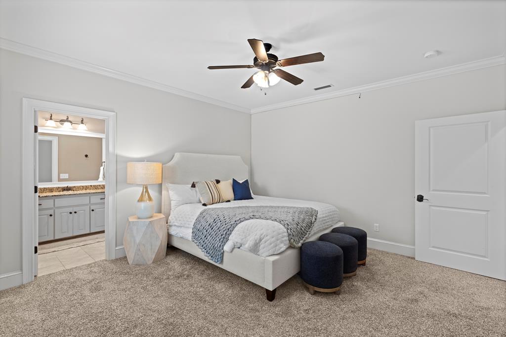807 Liveoak Trail