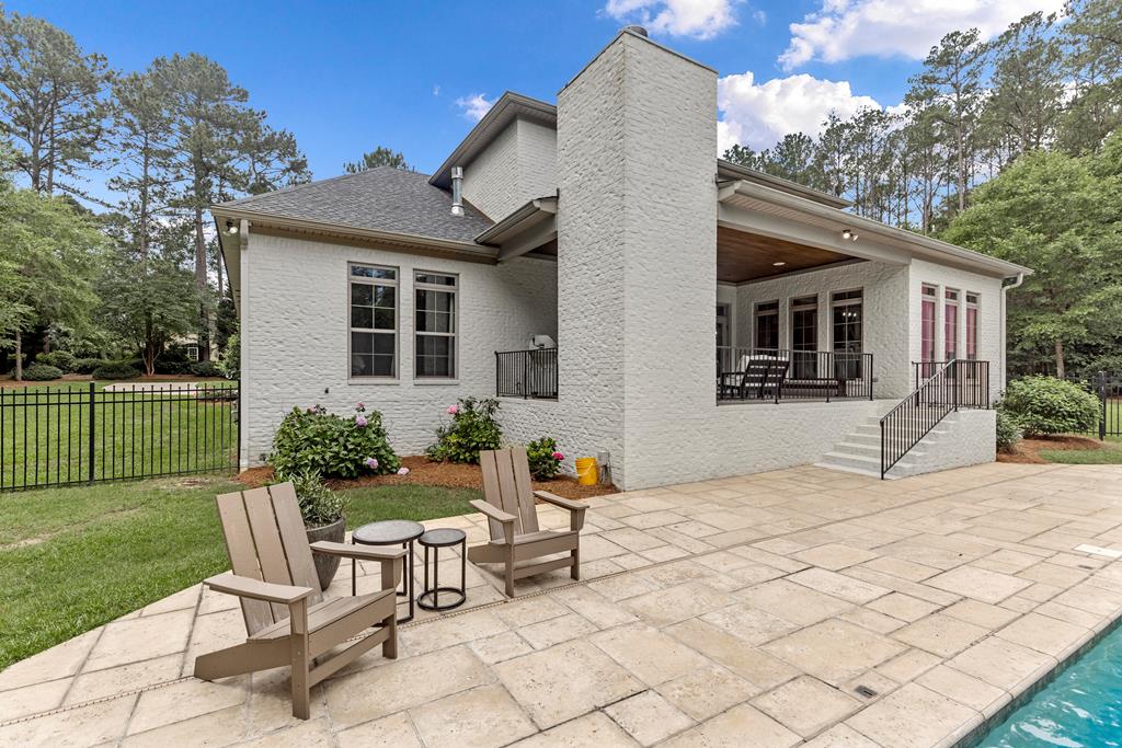 807 Liveoak Trail