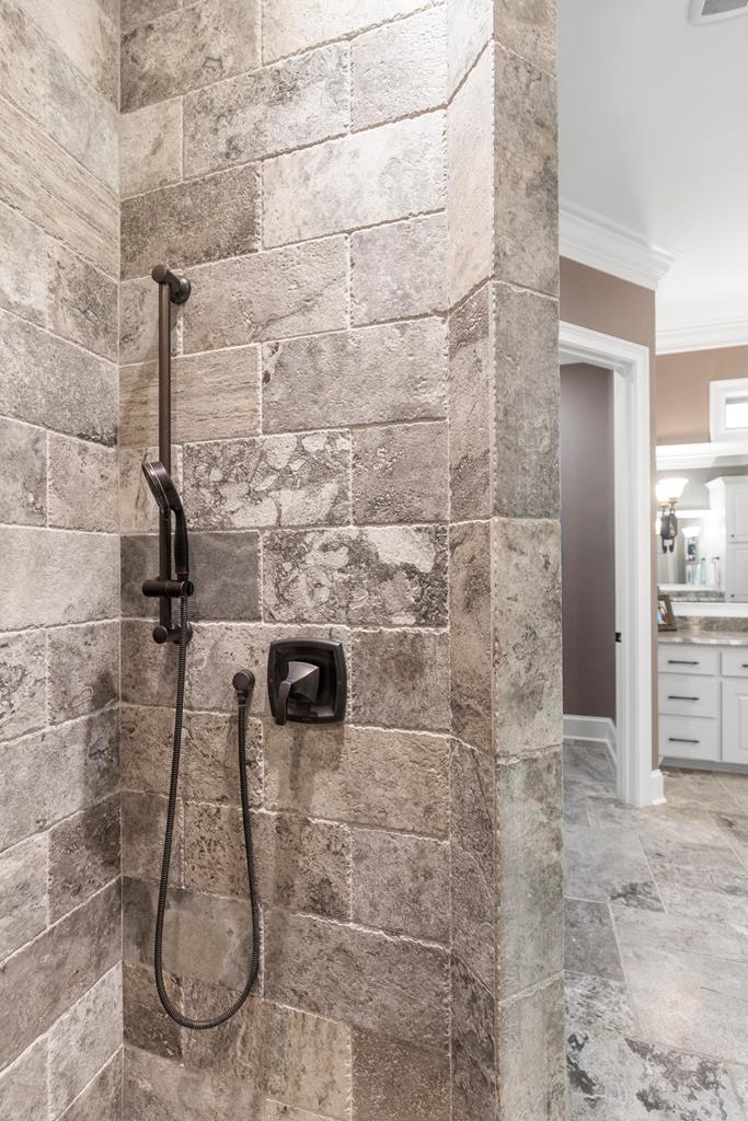 807 Liveoak Trail