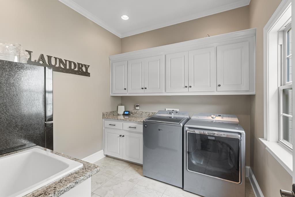 807 Liveoak Trail