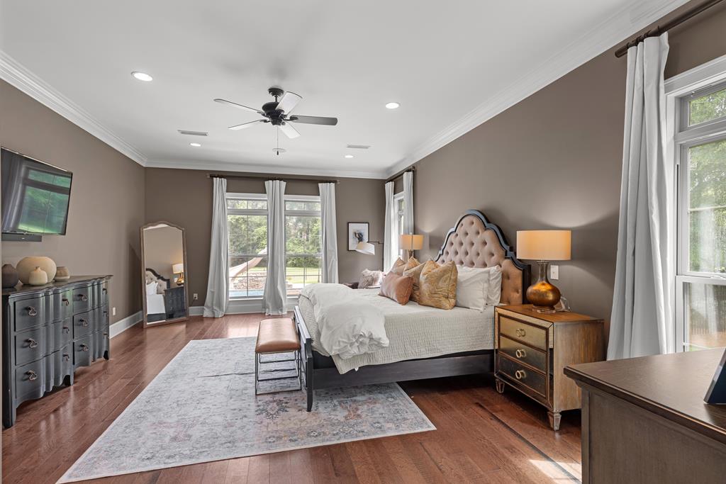 807 Liveoak Trail