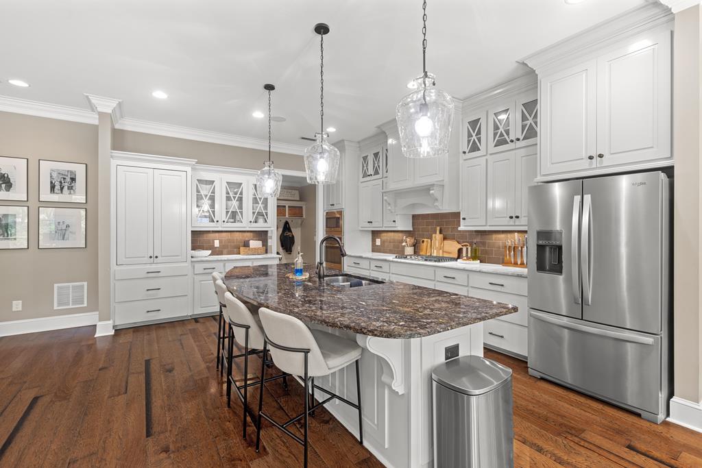 807 Liveoak Trail