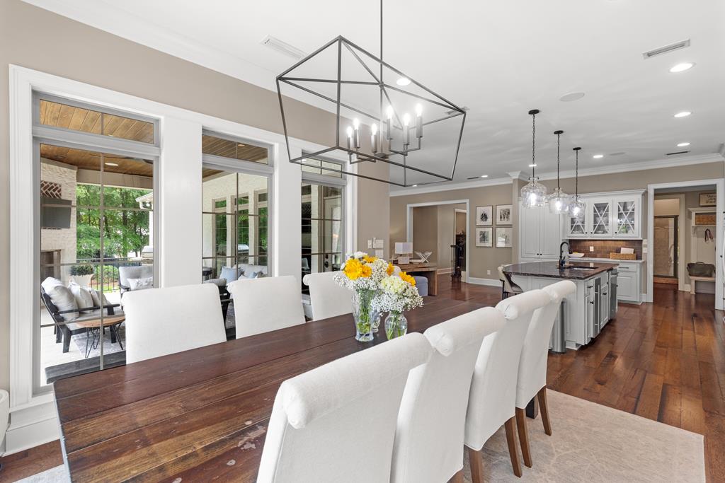 807 Liveoak Trail